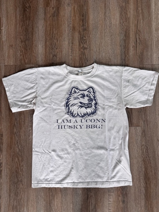 Vintage Other - Vintage I Am A UCONN Husky T-Shirt - size Medium
